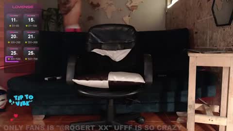 Snapshot of rogert_xx chatting on February 28, 2025, 1:26 am Rogert online show from February 28, 2025, 1:26 am