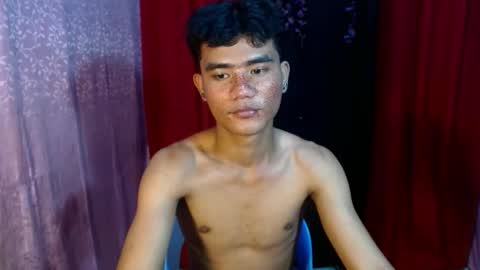 Snapshot of roianboyyy chatting on June 4, 2026, 12:44 pm roianboyyy online show from June 4, 2026, 12:44 pm