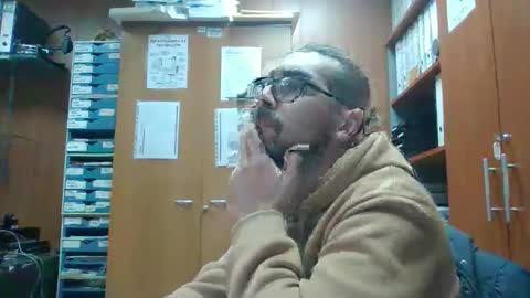 Snapshot of roketero93 chatting on November 24, 2025, 12:49 pm roktero 90 online show from November 24, 2025, 12:49 pm