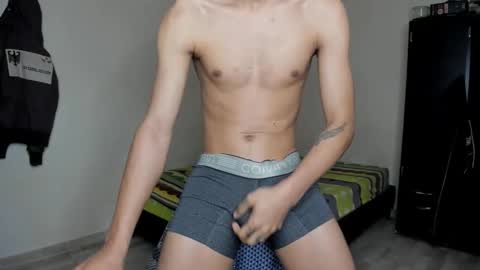 rolling_05 online show from March 10, 2026, 3:33 am