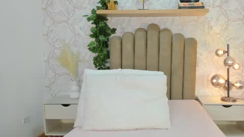 Snapshot of roma_love_ chatting on October 29, 2025, 11:56 am online show from October 29, 2025, 11:56 am