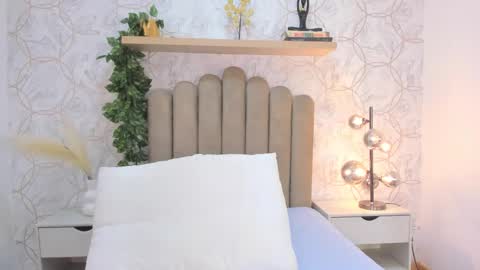 Snapshot of roma_love_ chatting on November 6, 2025, 12:06 pm online show from November 6, 2025, 12:06 pm