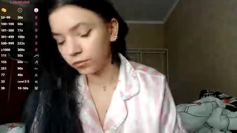 Snapshot of romeliahastert chatting on October 6, 2025, 12:35 pm Anica online show from October 6, 2025, 12:35 pm