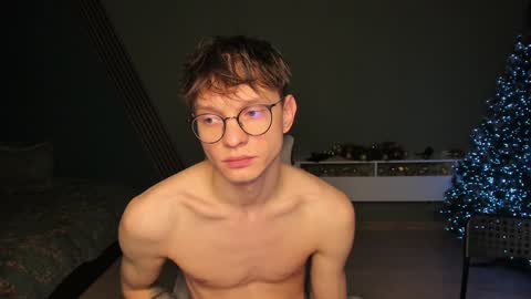 Snapshot of romeo_mercy chatting on January 6, 2025, 12:59 am Romeo online show from January 6, 2025, 12:59 am