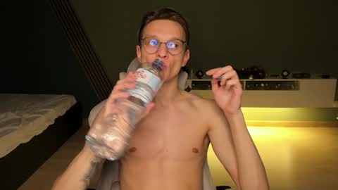 Snapshot of romeo_mercy chatting on January 10, 2025, 7:43 pm Romeo online show from January 10, 2025, 7:43 pm