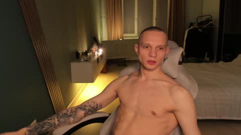 Snapshot of romeo_mercy chatting on January 18, 2025, 9:13 pm Romeo online show from January 18, 2025, 9:13 pm