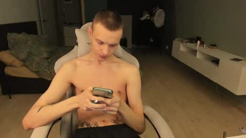 Snapshot of romeo_mercy chatting on February 25, 2025, 2:22 pm Romeo online show from February 25, 2025, 2:22 pm