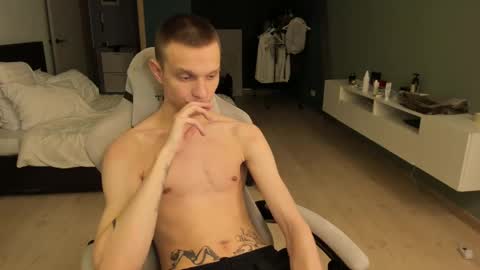 Snapshot of romeo_mercy chatting on February 27, 2025, 10:09 pm Romeo online show from February 27, 2025, 10:09 pm