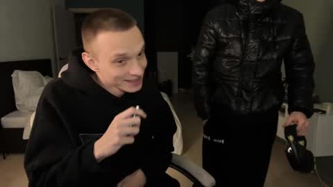 Snapshot of romeo_mercy chatting on February 28, 2025, 4:21 am Romeo online show from February 28, 2025, 4:21 am