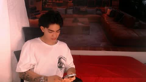 Snapshot of romeomillerr chatting on December 3, 2025, 7:01 pm Romeo online show from December 3, 2025, 7:01 pm