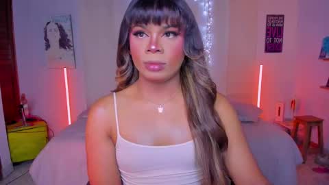 Romi Rouse online show from October 1, 2025, 6:19 am