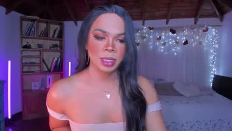 Romi Rouse online show from March 5, 2026, 4:19 am