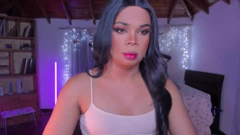 Romi Rouse online show from March 17, 2026, 4:39 am