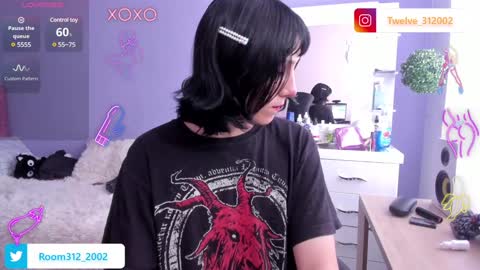 Snapshot of room312_ chatting on January 4, 2025, 6:19 pm Twelve 3 Inst Twelve 312002 Twitter Room312 2002 online show from January 4, 2025, 6:19 pm