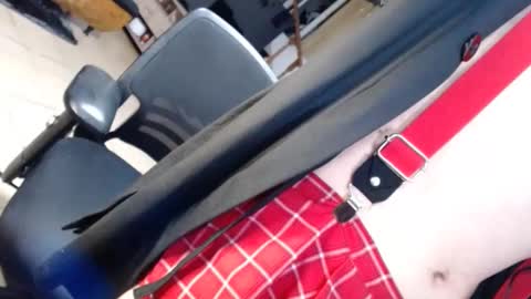 herreraisa offical online show from February 16, 2025, 9:59 am