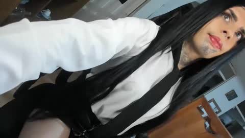 herreraisa offical online show from February 2, 2026, 5:17 am