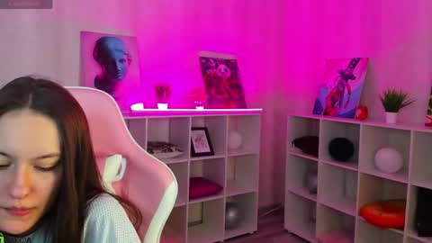 Snapshot of rosa_vaughn chatting on May 4, 2026, 10:11 am Viola online show from May 4, 2026, 10:11 am