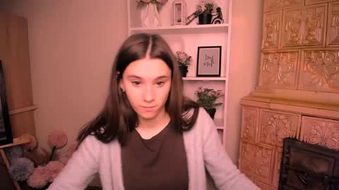 Snapshot of rosalais_ chatting on May 12, 2026, 6:21 am Rose online show from May 12, 2026, 6:21 am