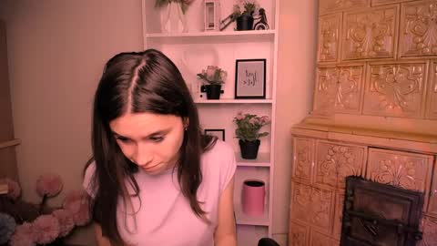 Snapshot of rosalais_ chatting on May 15, 2026, 6:31 am Rose online show from May 15, 2026, 6:31 am