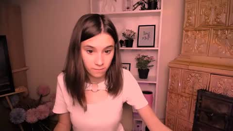 Snapshot of rosalais_ chatting on June 16, 2026, 6:38 am Rose online show from June 16, 2026, 6:38 am