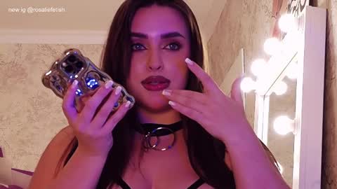 Snapshot of rosaliefetish chatting on January 22, 2025, 8:06 pm Rosalie online show from January 22, 2025, 8:06 pm