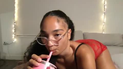 Rosalina online show from October 3, 2025, 5:37 am