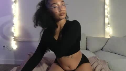 Snapshot of rosalinatoosexy chatting on April 4, 2026, 4:33 am Rosalina online show from April 4, 2026, 4:33 am