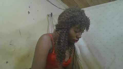 Snapshot of rosalinda933 chatting on June 1, 2026, 7:21 am Rosalinda online show from June 1, 2026, 7:21 am