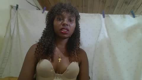 Snapshot of rosalinda933 chatting on June 1, 2026, 7:26 pm Rosalinda online show from June 1, 2026, 7:26 pm