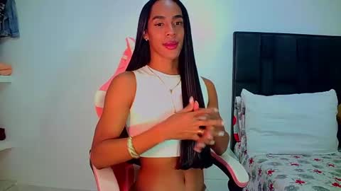 Rosalinda online show from June 18, 2026, 4:02 am