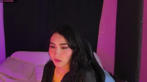 Snapshot of rosario215_ chatting on February 8, 2026, 4:16 am Rosario online show from February 8, 2026, 4:16 am