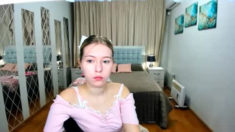 Snapshot of rosarising chatting on May 3, 2026, 4:51 am RosaRising online show from May 3, 2026, 4:51 am