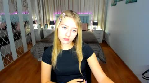 Snapshot of rosarising chatting on June 28, 2026, 6:41 am RosaRising online show from June 28, 2026, 6:41 am