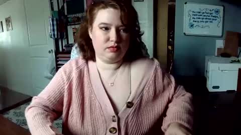 Snapshot of rose211994 chatting on December 16, 2024, 4:49 pm Rose online show from December 16, 2024, 4:49 pm