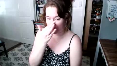 Rose online show from December 22, 2025, 8:06 pm