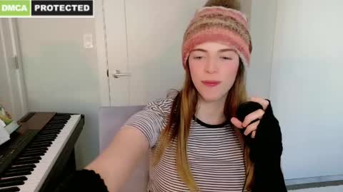 Snapshot of rose77782 chatting on January 17, 2025, 7:16 pm rose77782 online show from January 17, 2025, 7:16 pm