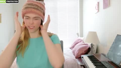 Snapshot of rose77782 chatting on February 8, 2025, 3:21 pm rose77782 online show from February 8, 2025, 3:21 pm