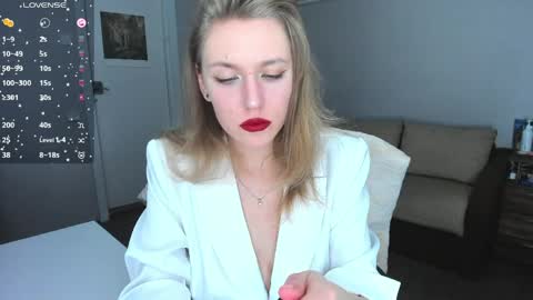 Snapshot of rose_brooks chatting on May 11, 2026, 8:28 pm Rose but u can call me princess online show from May 11, 2026, 8:28 pm