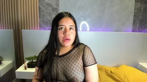 Snapshot of rose_nova_ chatting on January 17, 2025, 3:32 pm Rose 3 online show from January 17, 2025, 3:32 pm