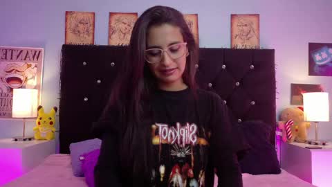 Snapshot of rose_smiley1 chatting on May 13, 2026, 3:37 am Rose online show from May 13, 2026, 3:37 am