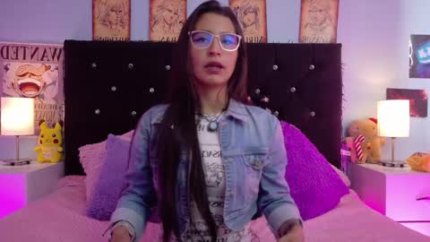 Snapshot of rose_smiley1 chatting on May 15, 2026, 8:27 pm Rose online show from May 15, 2026, 8:27 pm