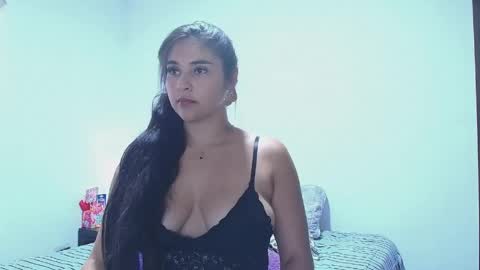 rose_towers4 online show from May 12, 2026, 10:07 pm