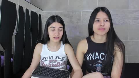 Snapshot of roseandmiah chatting on December 30, 2024, 7:04 am Rose y Miah online show from December 30, 2024, 7:04 am