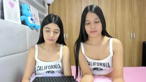 Rose y Miah online show from May 5, 2026, 2:41 am