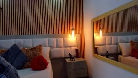 roseaurora online show from January 9, 2026, 1:03 pm