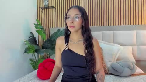 roseaurora online show from February 2, 2026, 12:26 pm