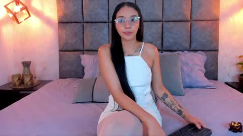 roseaurora online show from April 29, 2026, 11:25 am