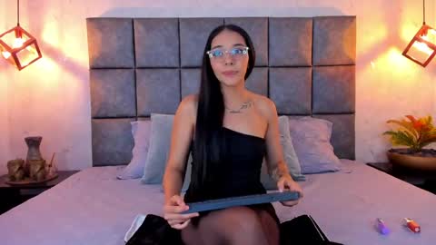 Snapshot of roseaurora chatting on May 11, 2026, 11:27 am roseaurora online show from May 11, 2026, 11:27 am