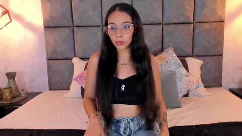 Snapshot of roseaurora chatting on June 15, 2026, 10:39 am roseaurora online show from June 15, 2026, 10:39 am