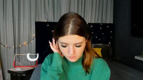 Snapshot of roseblanche2k chatting on December 26, 2024, 10:52 pm Florin online show from December 26, 2024, 10:52 pm